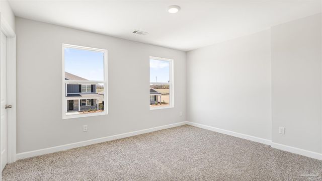 5811 Tripletail Dr, Milton, FL 32583