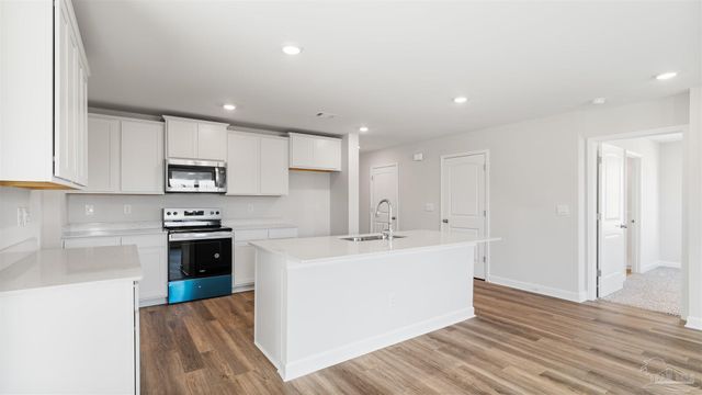 5811 Tripletail Dr, Milton, FL 32583