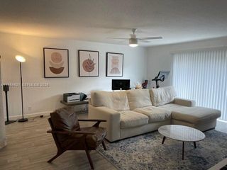 637 SW 3rd Ave 2, Fort Lauderdale, FL 33315