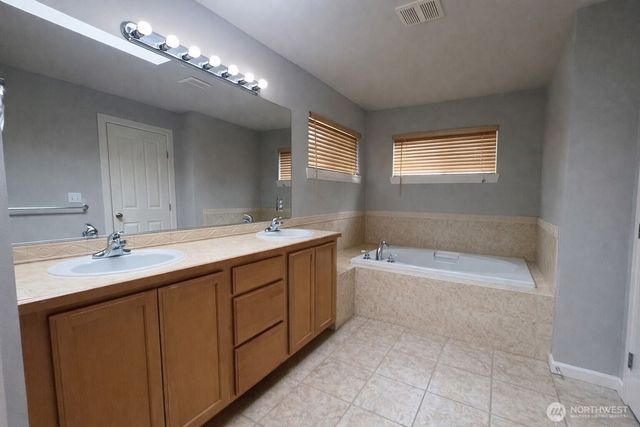 8412 NW Jeatran Place, Silverdale, WA 98383