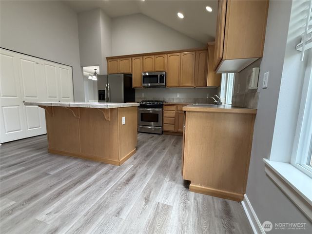 8412 NW Jeatran Place, Silverdale, WA 98383