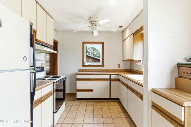 1812 Lewiston Dr, Louisville, KY 40216