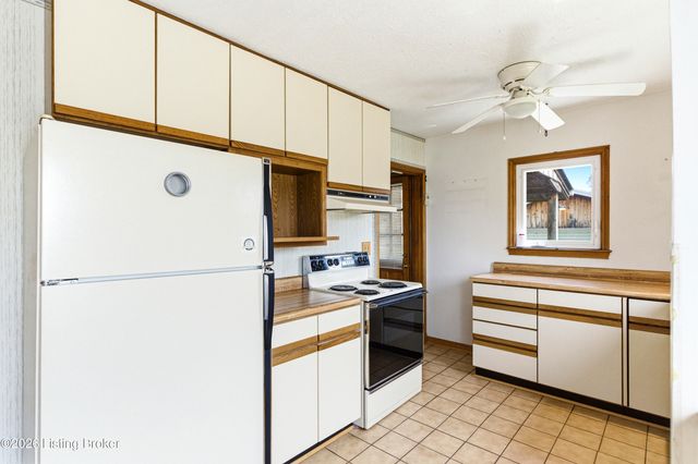 1812 Lewiston Dr, Louisville, KY 40216