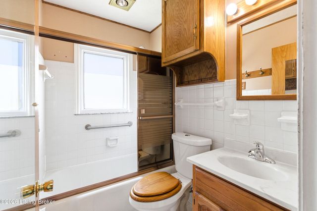 1812 Lewiston Dr, Louisville, KY 40216