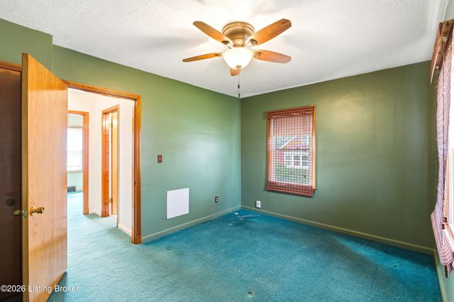 1812 Lewiston Dr, Louisville, KY 40216