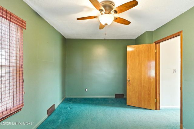 1812 Lewiston Dr, Louisville, KY 40216