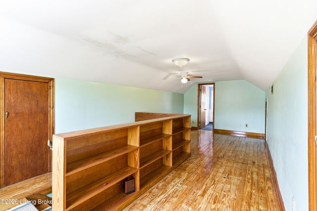 1812 Lewiston Dr, Louisville, KY 40216