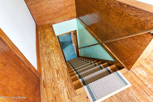 1812 Lewiston Dr, Louisville, KY 40216