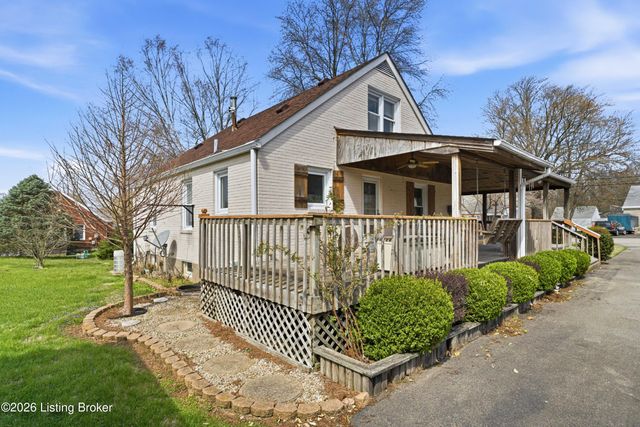 1812 Lewiston Dr, Louisville, KY 40216