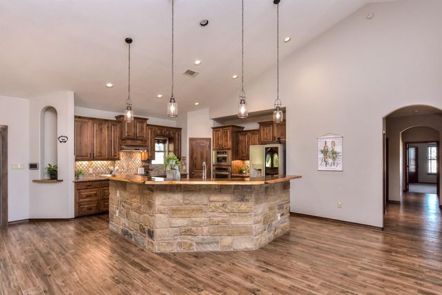 419 Spears Ranch RD, Jarrell, TX 76537
