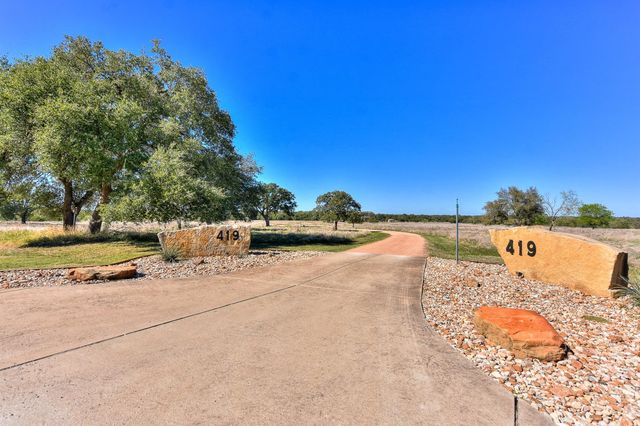 419 Spears Ranch RD, Jarrell, TX 76537