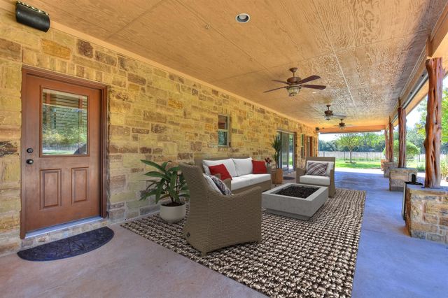 419 Spears Ranch RD, Jarrell, TX 76537