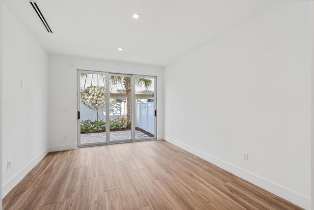 11 SE 11th Avenue, Fort Lauderdale, FL 33301