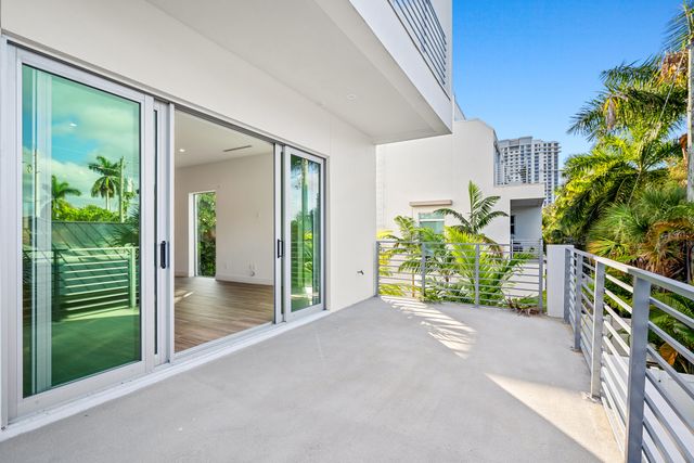 11 SE 11th Avenue, Fort Lauderdale, FL 33301