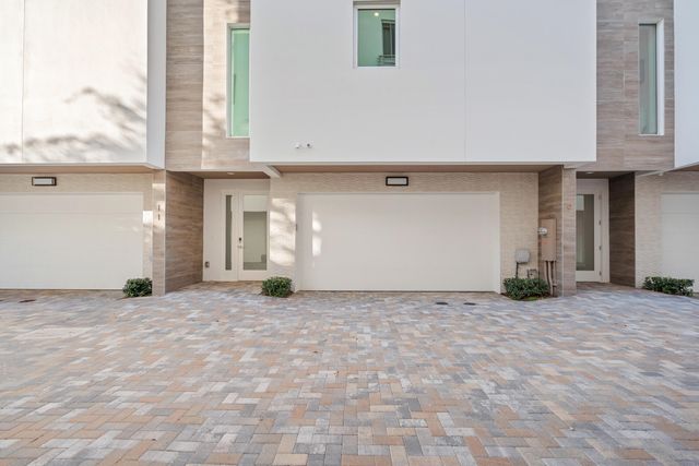 11 SE 11th Avenue, Fort Lauderdale, FL 33301
