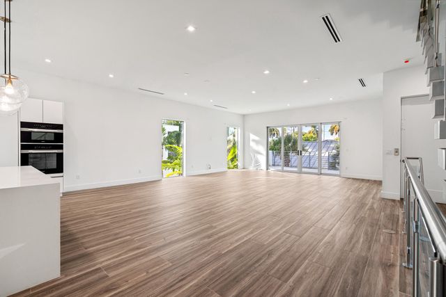11 SE 11th Avenue, Fort Lauderdale, FL 33301