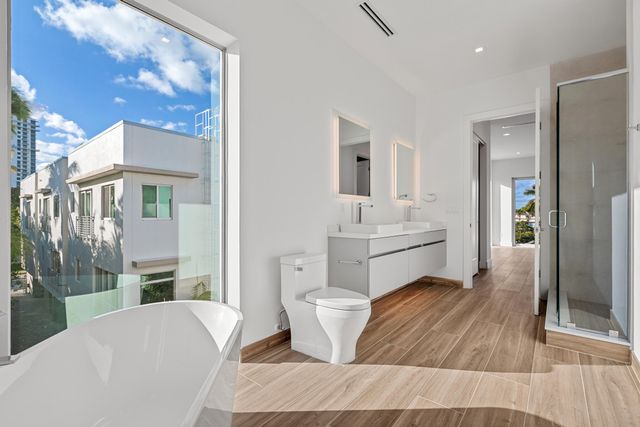 11 SE 11th Avenue, Fort Lauderdale, FL 33301