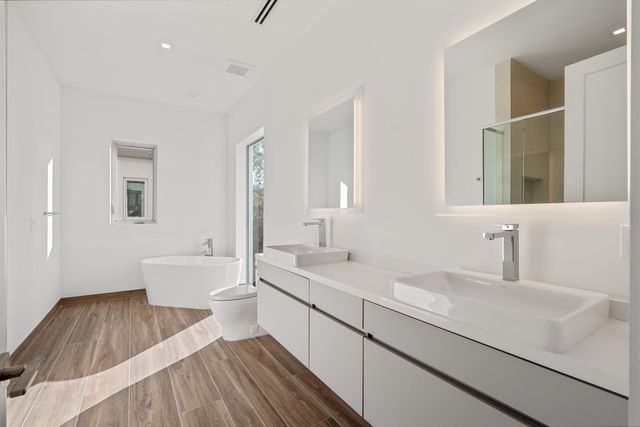 11 SE 11th Avenue, Fort Lauderdale, FL 33301