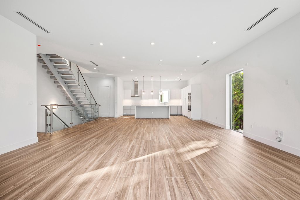 11 SE 11th Avenue, Fort Lauderdale, FL 33301