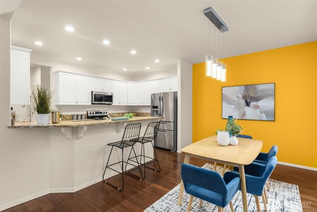 18391 NE 97th Court, Redmond, WA 98052