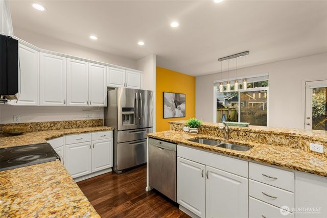 18391 NE 97th Court, Redmond, WA 98052