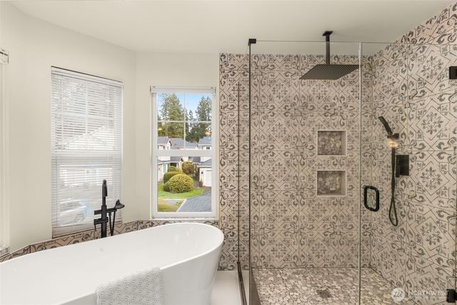 18391 NE 97th Court, Redmond, WA 98052