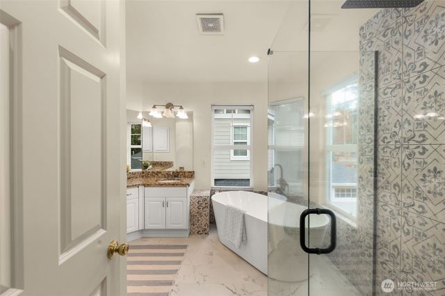 18391 NE 97th Court, Redmond, WA 98052