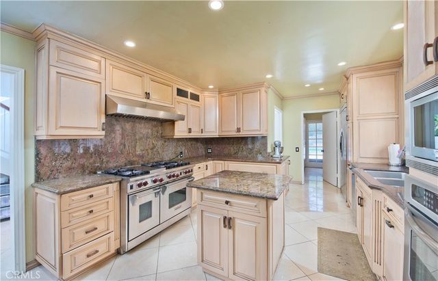 3102 Dona Sofia, Studio City, CA 91604