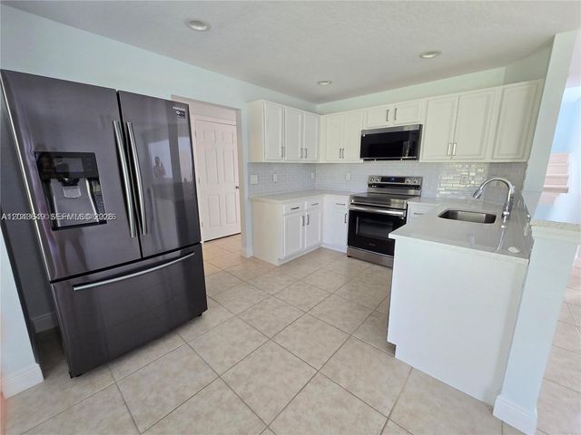 4670 SE Graham Dr, Stuart, FL 34997