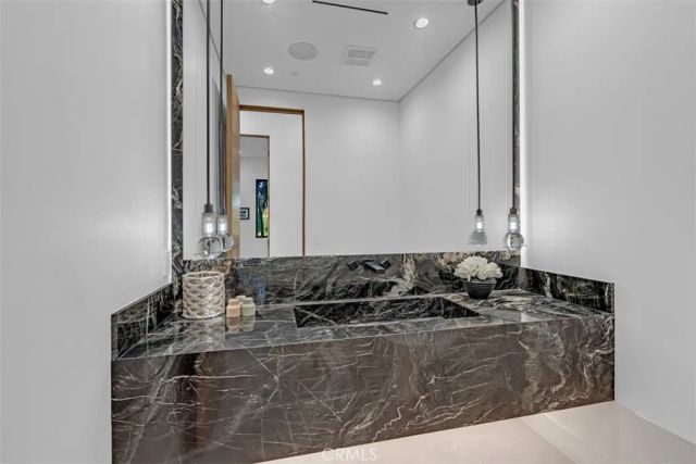 13016 Chandler, Sherman Oaks, CA 91401