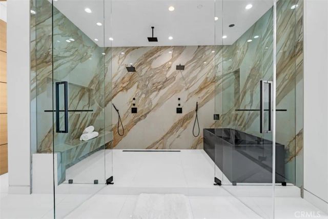 13016 Chandler, Sherman Oaks, CA 91401