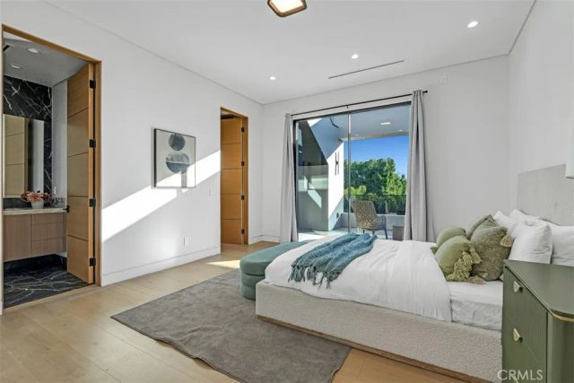 13016 Chandler, Sherman Oaks, CA 91401