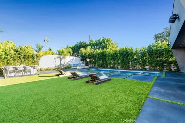 13016 Chandler, Sherman Oaks, CA 91401