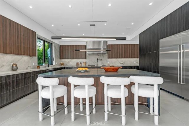 13016 Chandler, Sherman Oaks, CA 91401