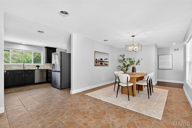 117 Old Oaks Drive, Ballwin, MO 63011