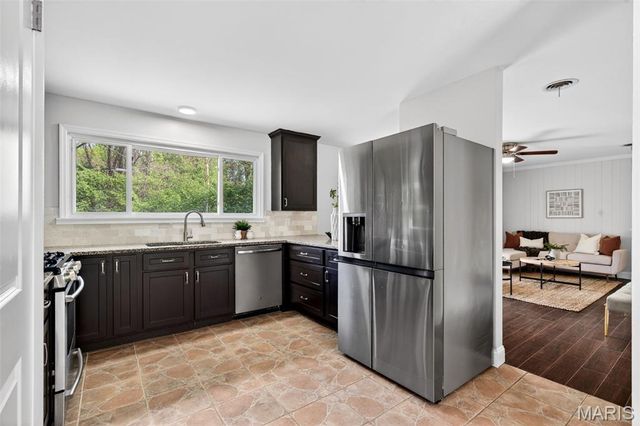 117 Old Oaks Drive, Ballwin, MO 63011