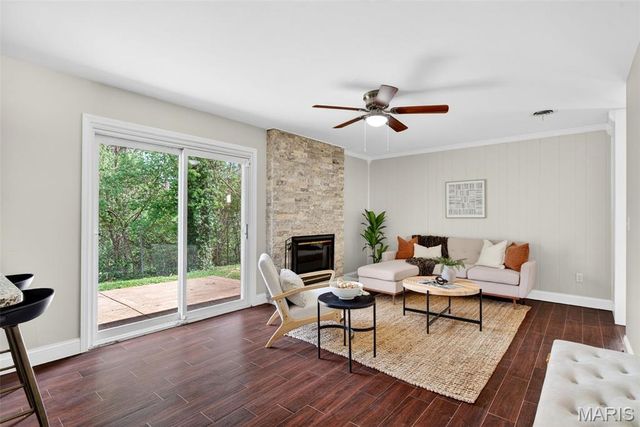 117 Old Oaks Drive, Ballwin, MO 63011