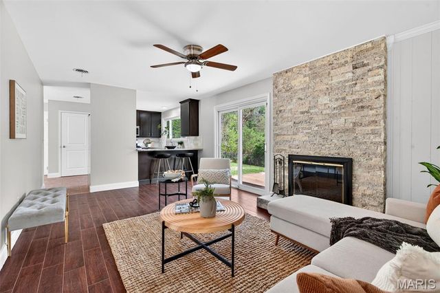 117 Old Oaks Drive, Ballwin, MO 63011