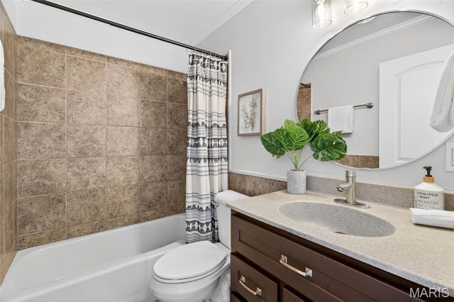 117 Old Oaks Drive, Ballwin, MO 63011