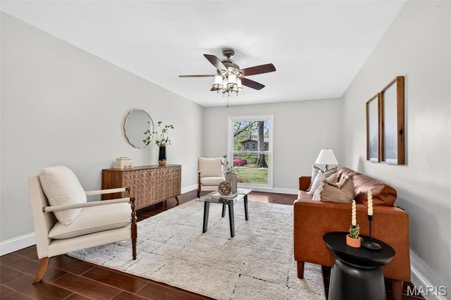 117 Old Oaks Drive, Ballwin, MO 63011