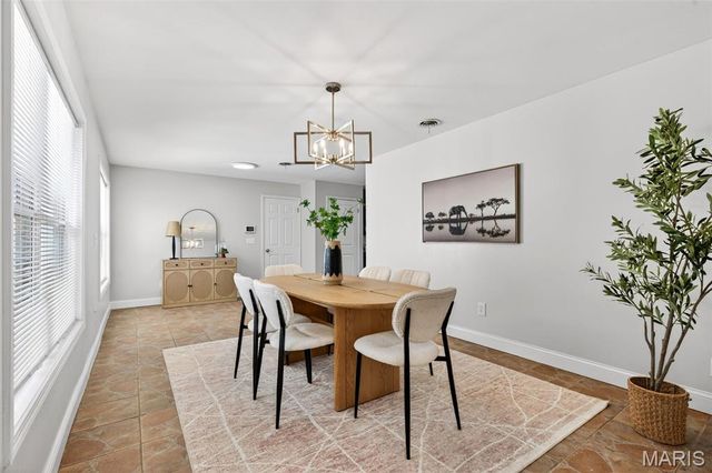 117 Old Oaks Drive, Ballwin, MO 63011