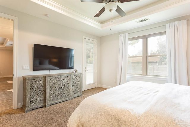 1018 Villa Venyce Ct, Gulf Breeze, FL 32563