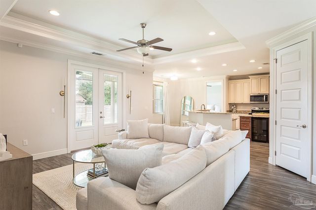 1018 Villa Venyce Ct, Gulf Breeze, FL 32563