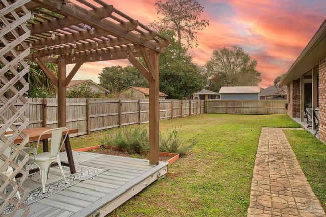 1018 Villa Venyce Ct, Gulf Breeze, FL 32563