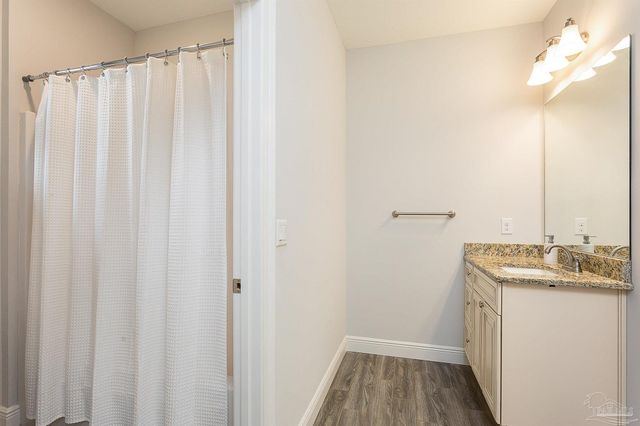 1018 Villa Venyce Ct, Gulf Breeze, FL 32563