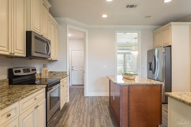 1018 Villa Venyce Ct, Gulf Breeze, FL 32563