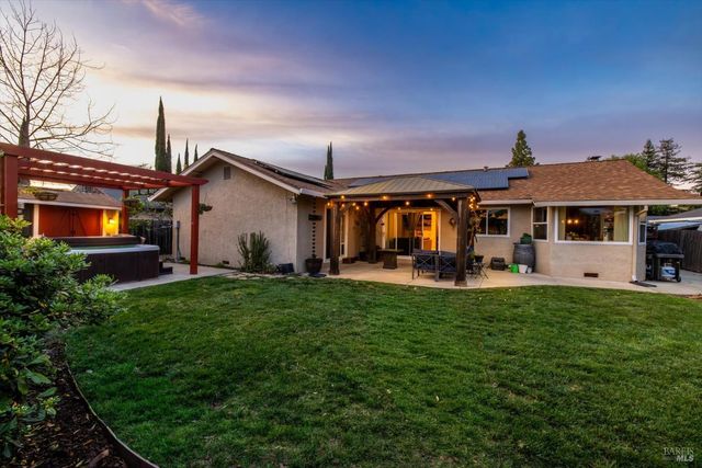 456 Marbella Ln, Vacaville, CA 95688