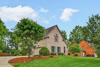 105 W Melbourne Rd, Oak Ridge, TN 37830