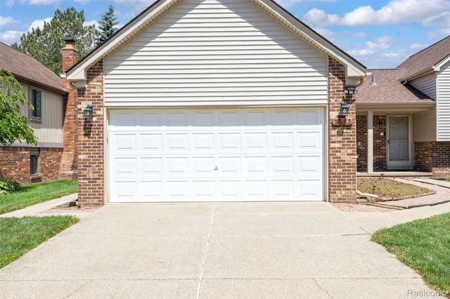 3703 Alderdale Drive, Sterling Heights, MI 48310