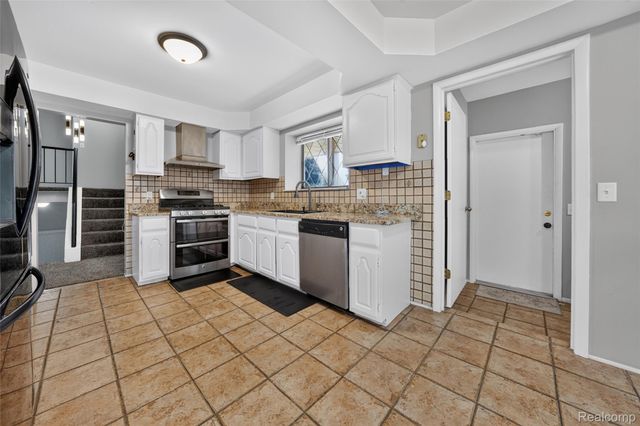 3703 Alderdale Drive, Sterling Heights, MI 48310
